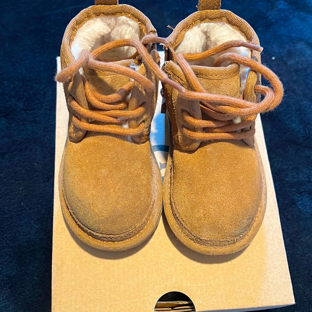 Ugg kids good condition